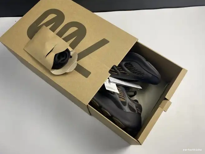 ADIDAS 700 GY0189 YEEZY V3 0604